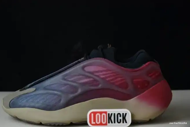 Yeezy GW1814 V3 Fade 700 Carbon Adidas 0602